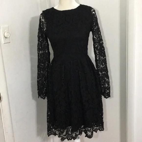 Sabine Rosalie Lace Dress - Picture 3 of 7